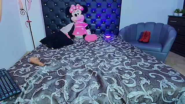 GiannaRoberts webcam