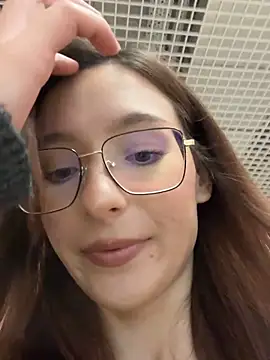 lillukatten (F teen) - RISKY NIPPLE PLAYING UNDER SHIRT!!!