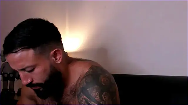BradLeon_ webcam