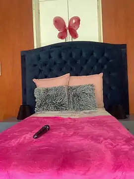 VeryGoodBadGirl1 webcam