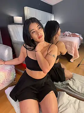 BellaFernandez__ webcam