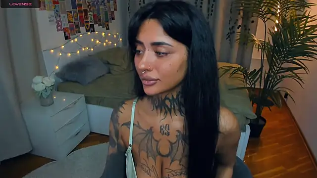 CharimgSabrina webcam