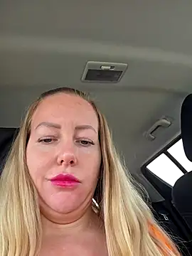 jassy_foxy (F milf) - Blow dildo on car outside lt 🎁vid