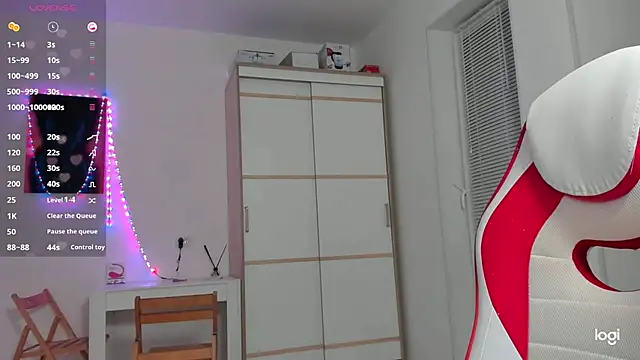 HotCarolineXO webcam