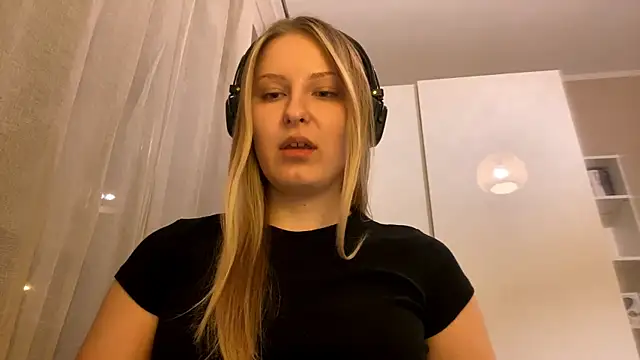 briannevaneps - BrianneVaneps's free webcam - UK Sex Cams