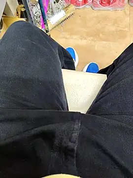 desi_alpha_boy webcam