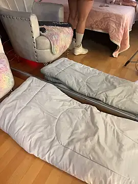 BellaFernandez__ webcam