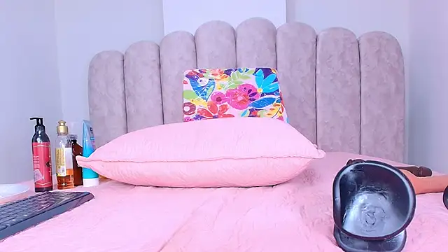 sharlott_miller webcam