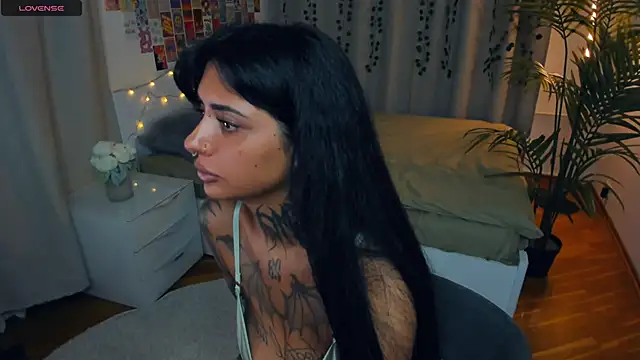 CharimgSabrina webcam