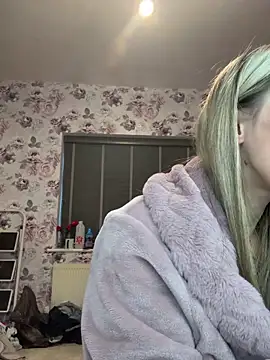 LucyRoseMae webcam