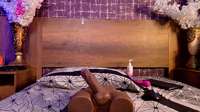 Saripaulin webcam stripchat model stream image