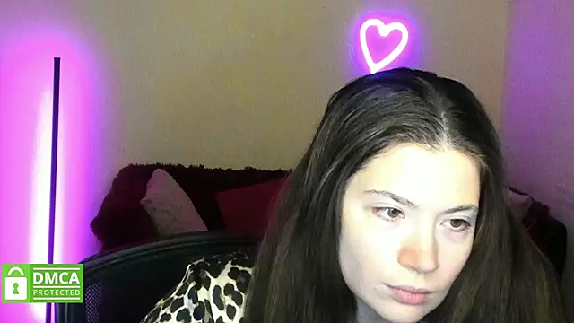 Alicia_redfollow webcam