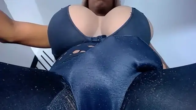 valentinabigcock23 webcam