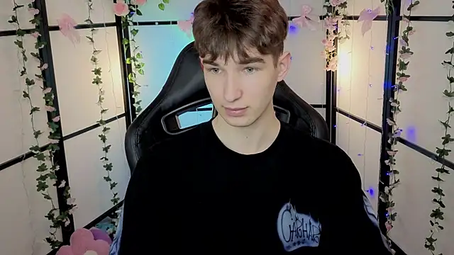 maxwellchiik - Maxwellchiik's free webcam - UK Sex Cams