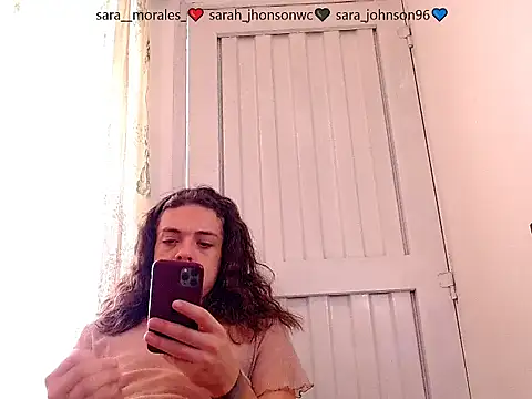 saara_johnson496 webcam