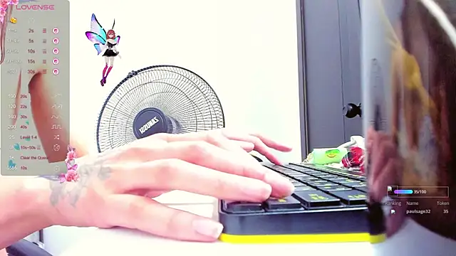 KellyStarlight webcam