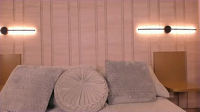 isabellaroberts1 - Isabellaroberts1's free webcam