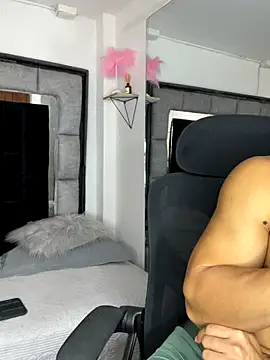 MR_MUSCLE webcam