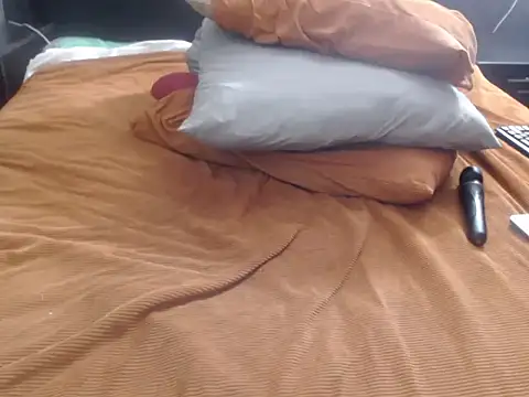 XHotJuicyBootyXX webcam