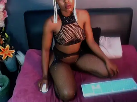 Ebonyteen18 webcam