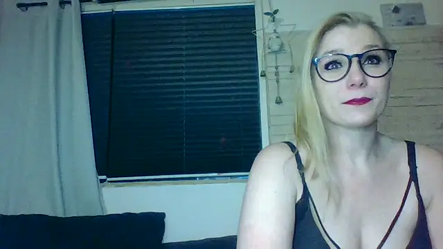 DevilsAngel13 webcam