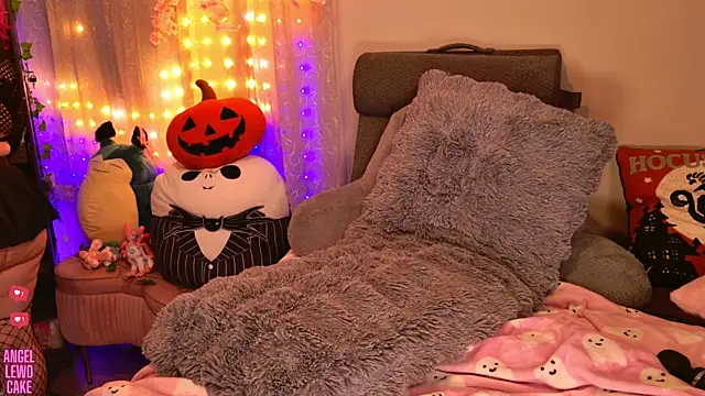 Angel-Lewd-Cake