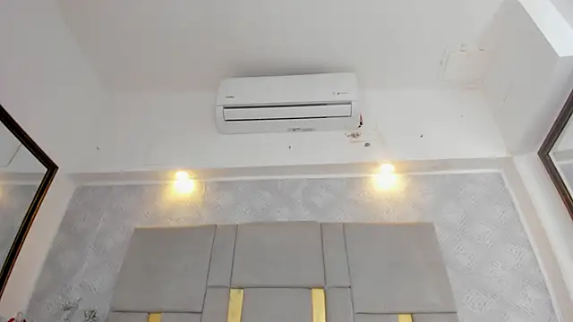 Camilaa_Sanchez_ webcam