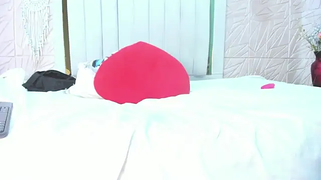 Rebecca_Mitchell webcam