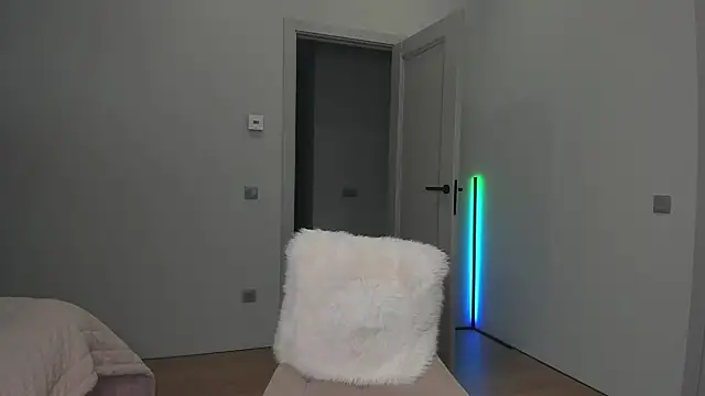 _cometoseeme_ webcam