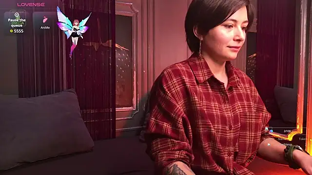 Ishtar_Divine webcam