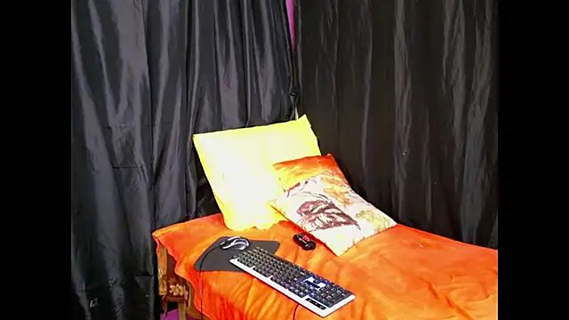 indianmaxine07 webcam