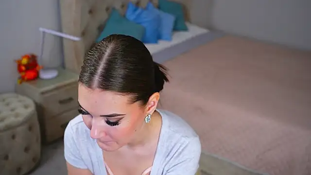 TaneshaRafail webcam