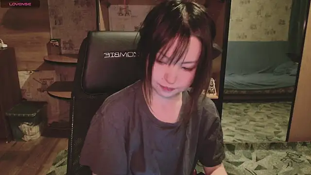  lalallalalaa- chat room