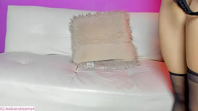 cuteeegiiirls webcam