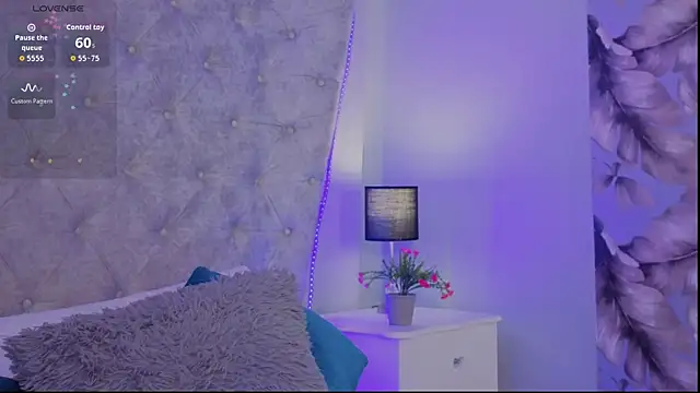 emy_lux webcam