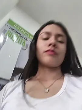 CHARLOTTE__05 webcam