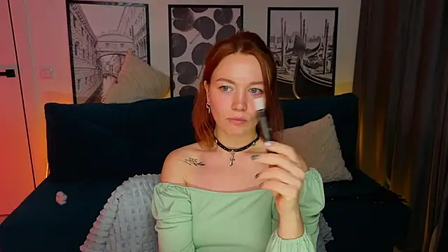 PaigeHalliwell_ webcam