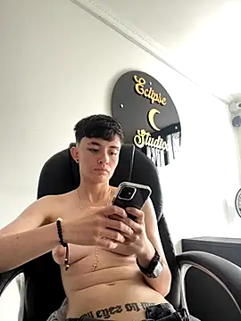 nico_18x webcam