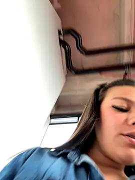 alyshanon18 (F young) - BOOBS OUT 2MIN IN THE MALL🥵