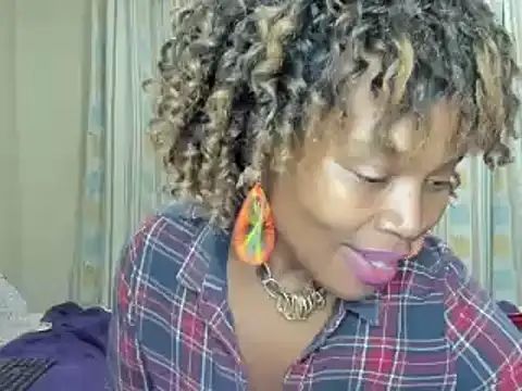 AfricanSquirtingQueen webcam