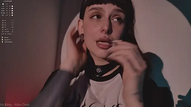 MichaellaMoon webcam