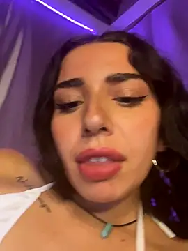 sweetbrunette22 webcam