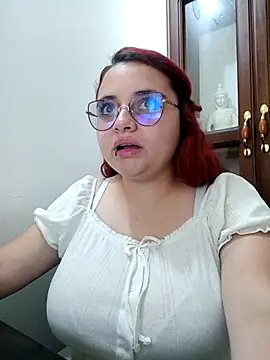 mia-curvy webcam stripchat model stream image