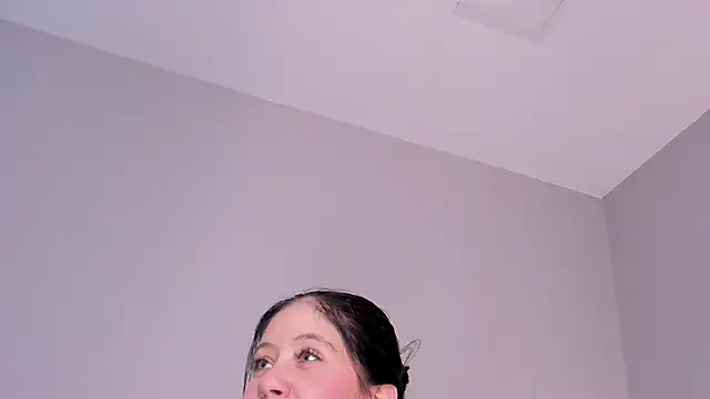 sara__jones_gh webcam