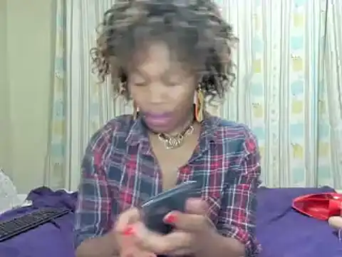 AfricanSquirtingQueen webcam