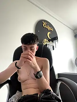 nico_18x webcam