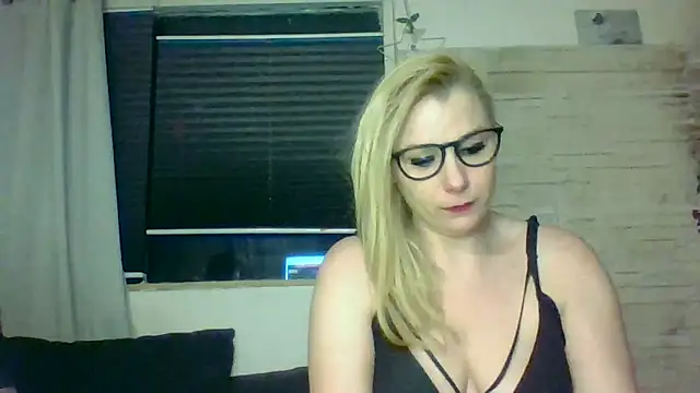 devilsangel13 - DevilsAngel13's free webcam