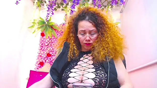 BLONDE_SEXYHOT webcam