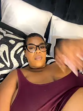 THICKBUNNYCHICKxxx webcam