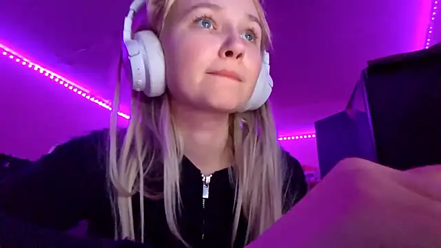 KarinRobertson webcam